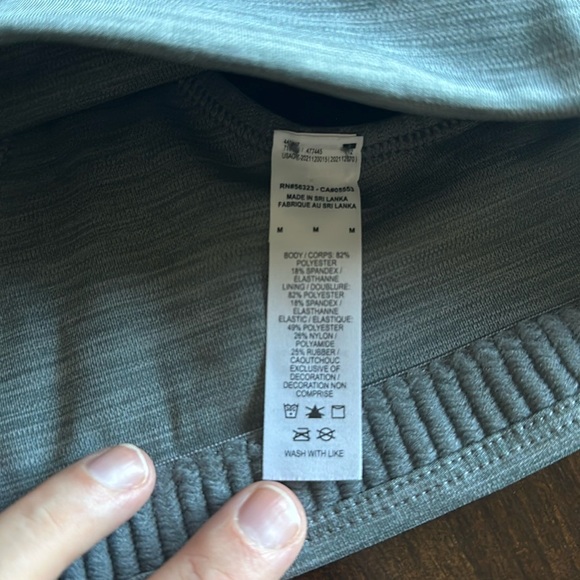 NWOT Grey Nike Sports Bra, Size M - Picture 3 of 3